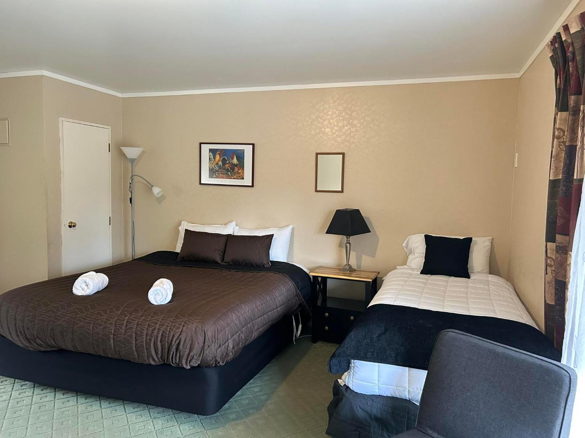 Kiwi Park Motels Мерчисон Экстерьер фото