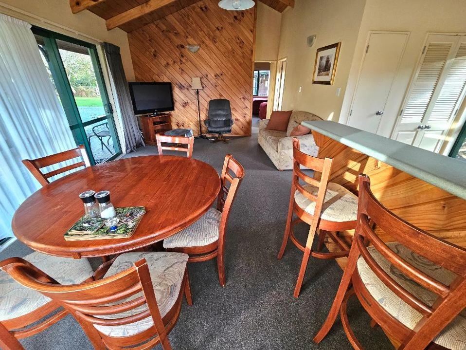 Kiwi Park Motels Мерчисон Экстерьер фото
