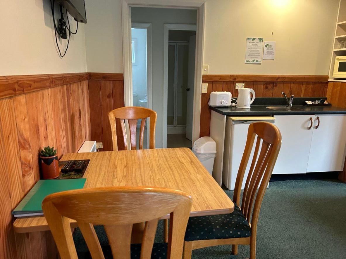 Kiwi Park Motels Мерчисон Экстерьер фото