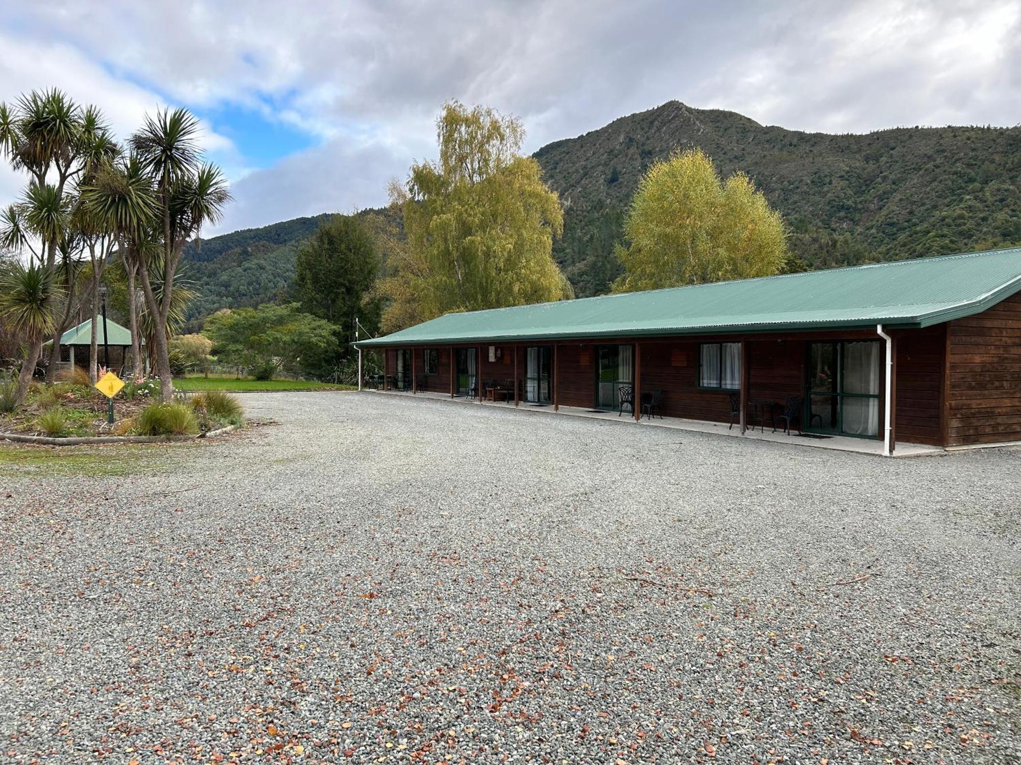 Kiwi Park Motels Мерчисон Экстерьер фото