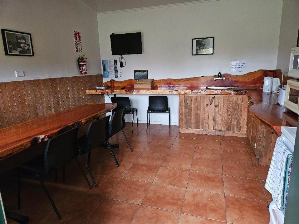 Kiwi Park Motels Мерчисон Номер фото
