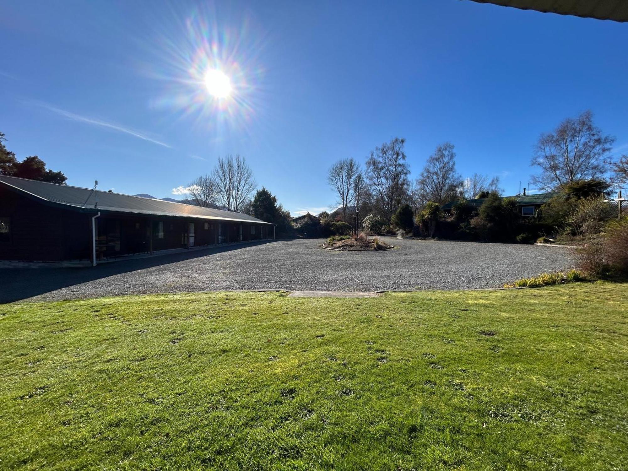 Kiwi Park Motels Мерчисон Экстерьер фото